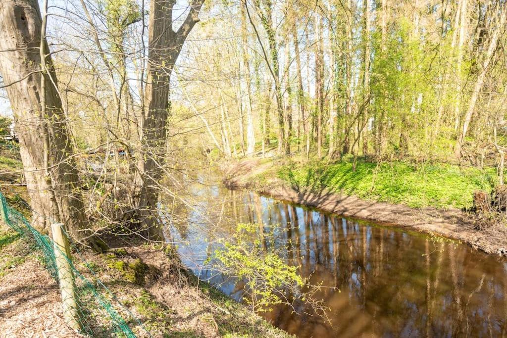 Natureview Hamburg-Harburg Buitenkant foto
